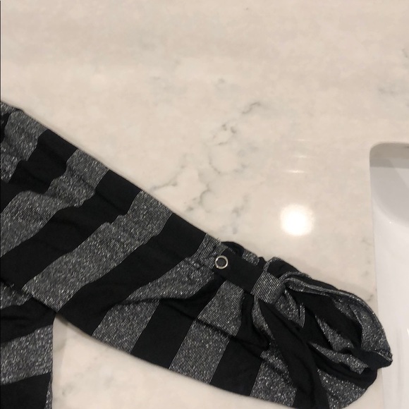 Shiny cute top - Picture 5 of 7